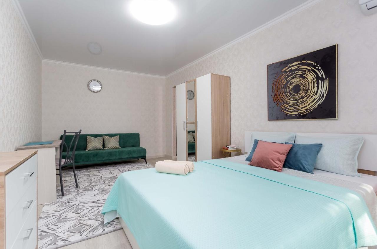 Стильная Квартира В Золотом Квадрате Almaty Ngoại thất bức ảnh