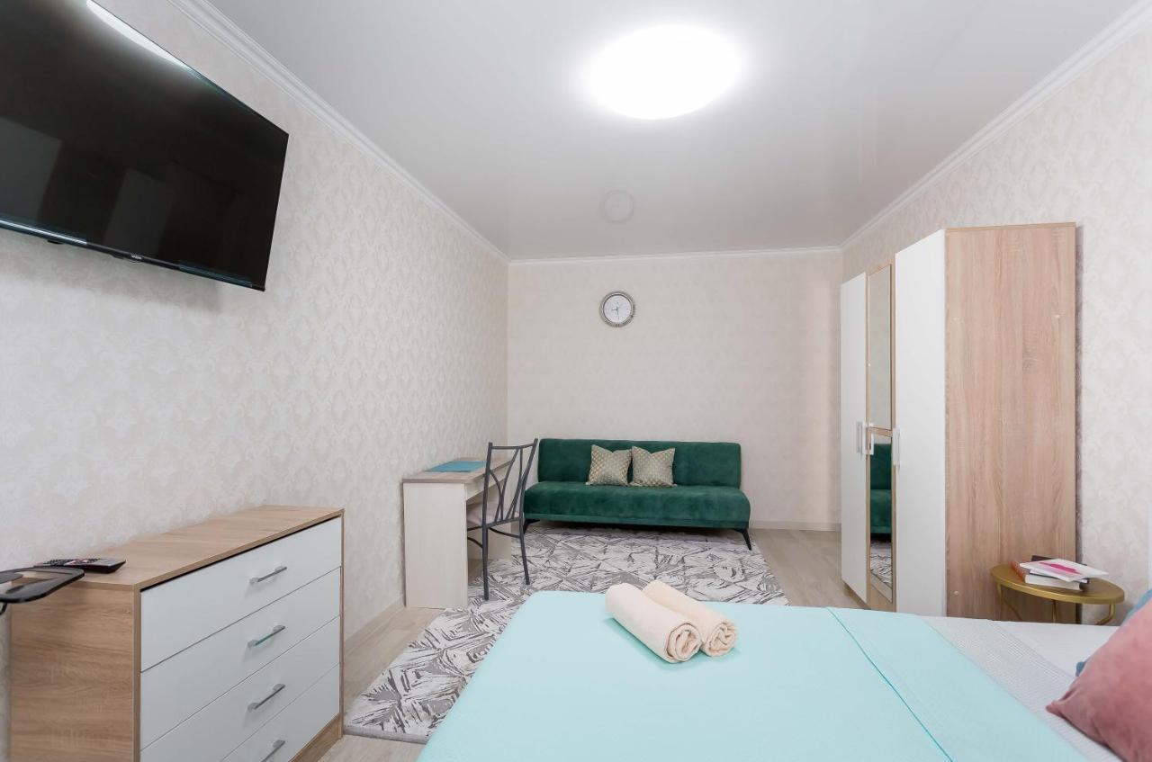 Стильная Квартира В Золотом Квадрате Almaty Ngoại thất bức ảnh